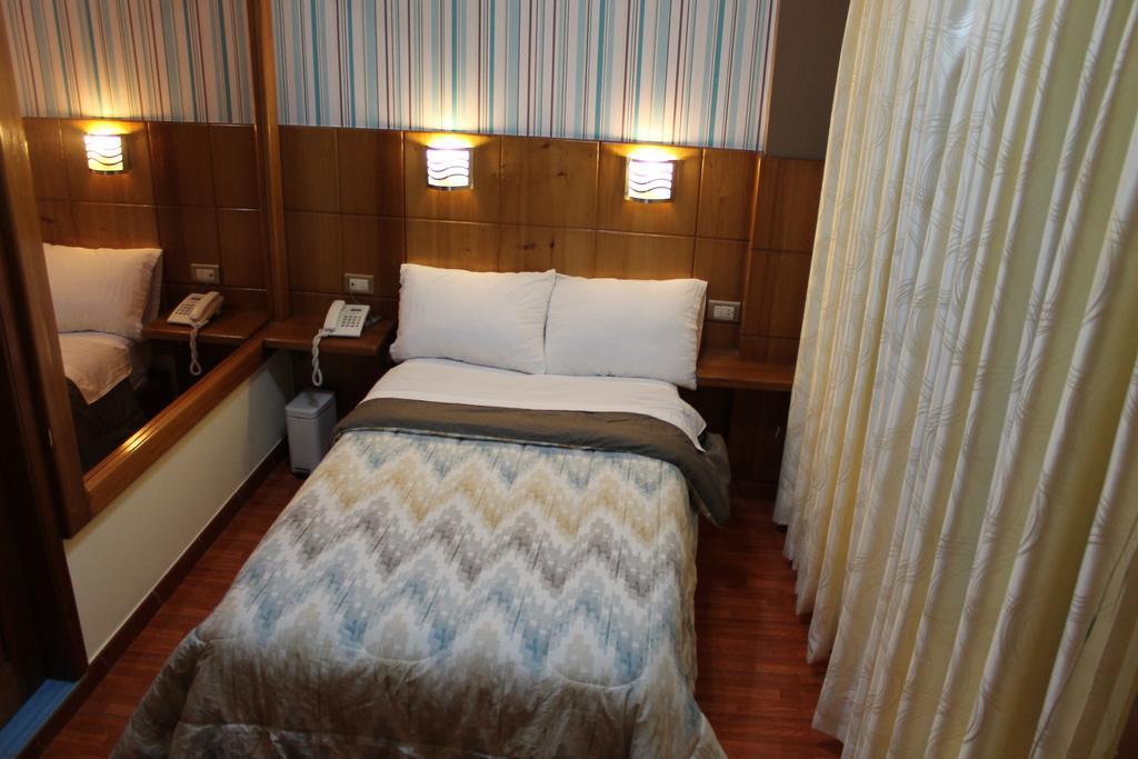 Hotel Venecia Huánuco الغرفة الصورة